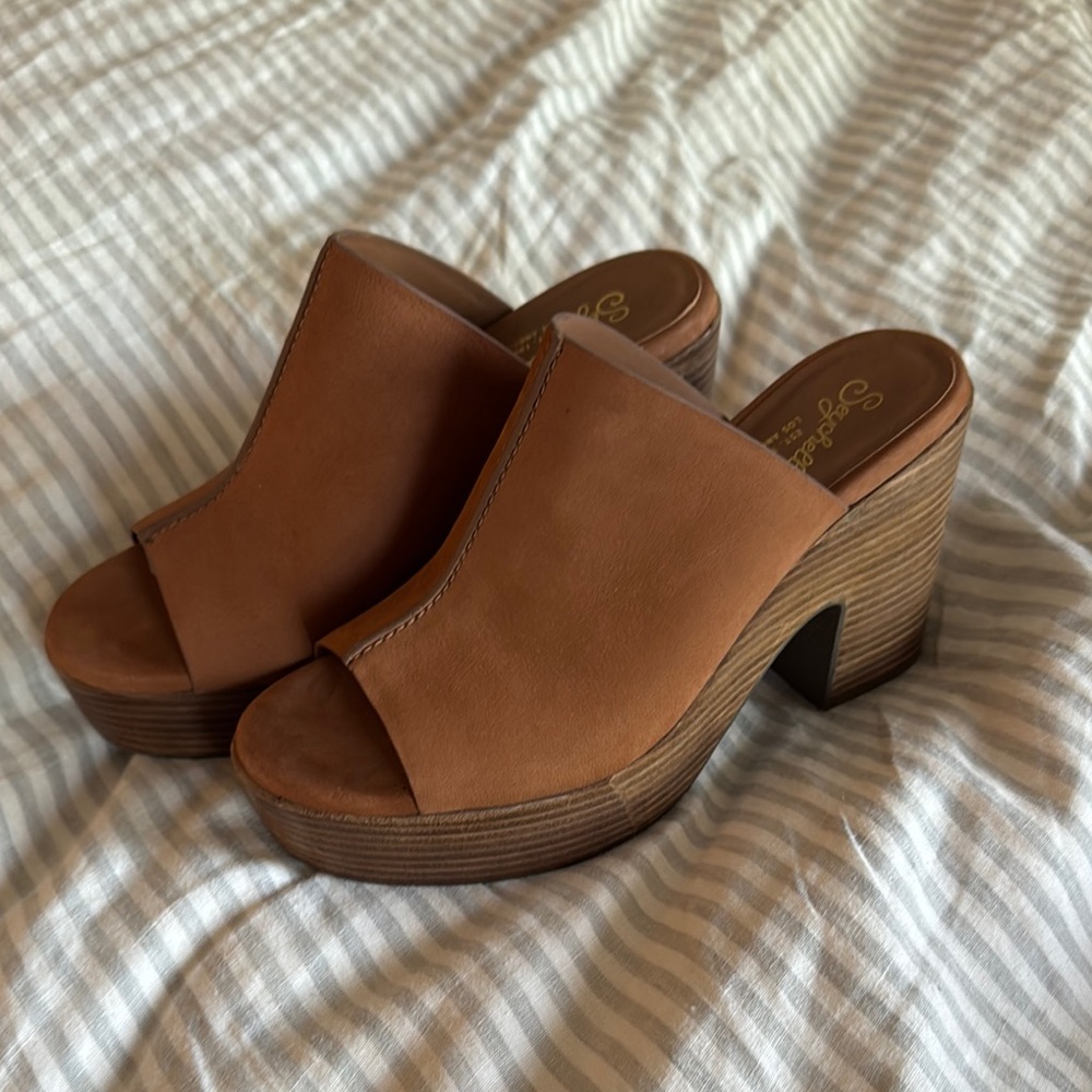 Seychelles Tan Mules with Chunky Wooden Heel